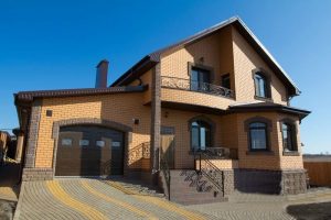 Фасад дома из кирпича
